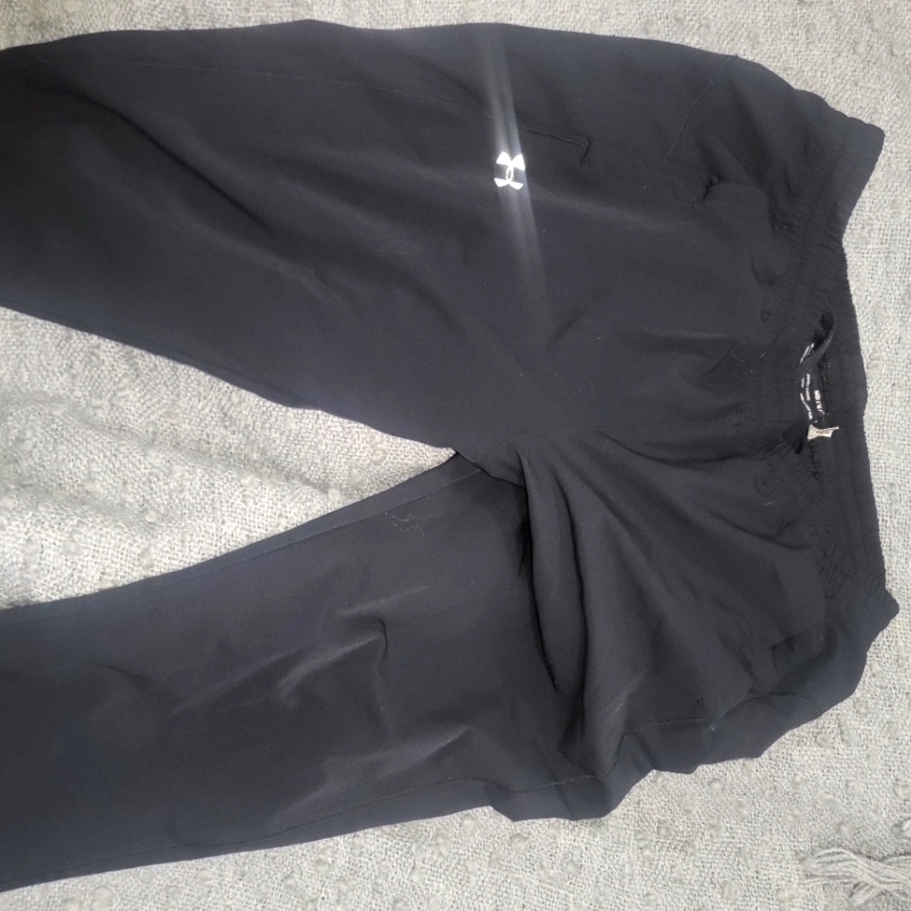 Wind pants under armor